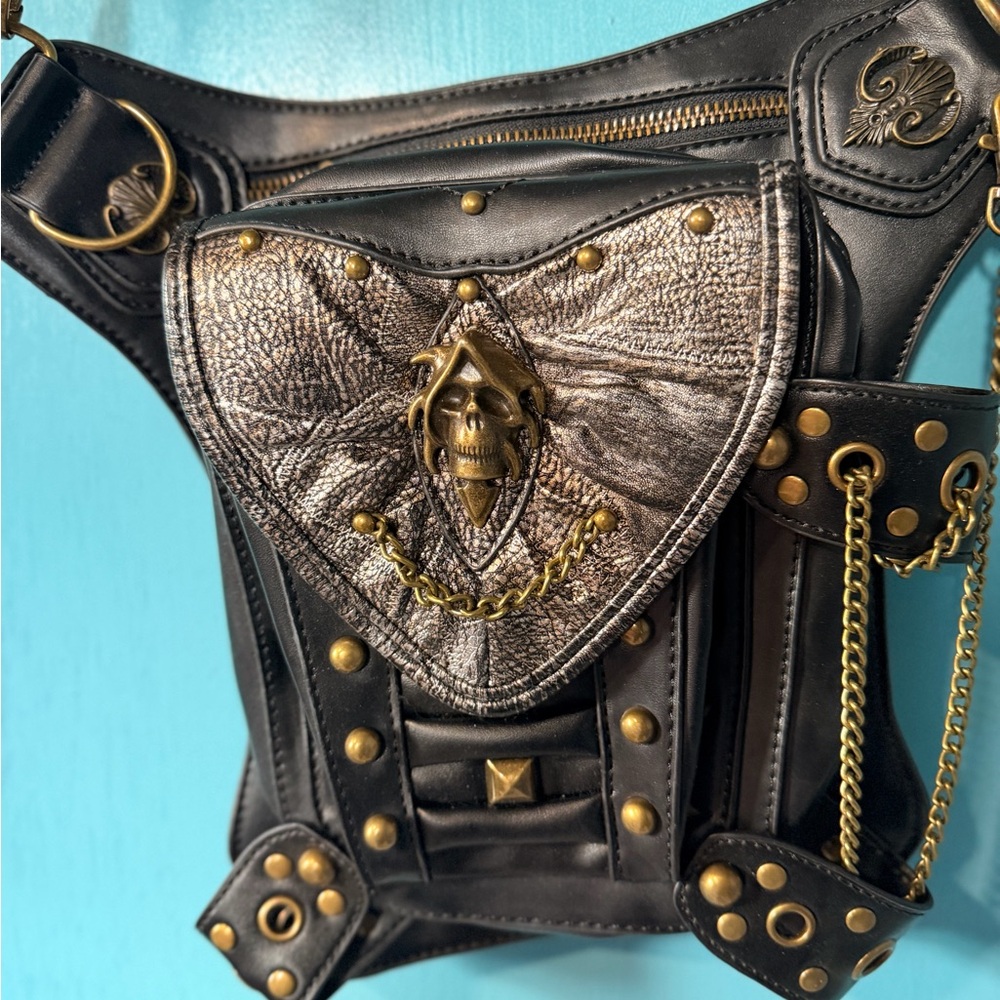 Black and Gold Skull Crossbody Bag